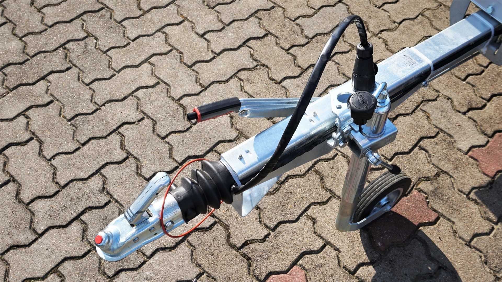 Böckmann TL-AL 2513/135 gebremster Kastenanhänger 1350 kg – Bild 5