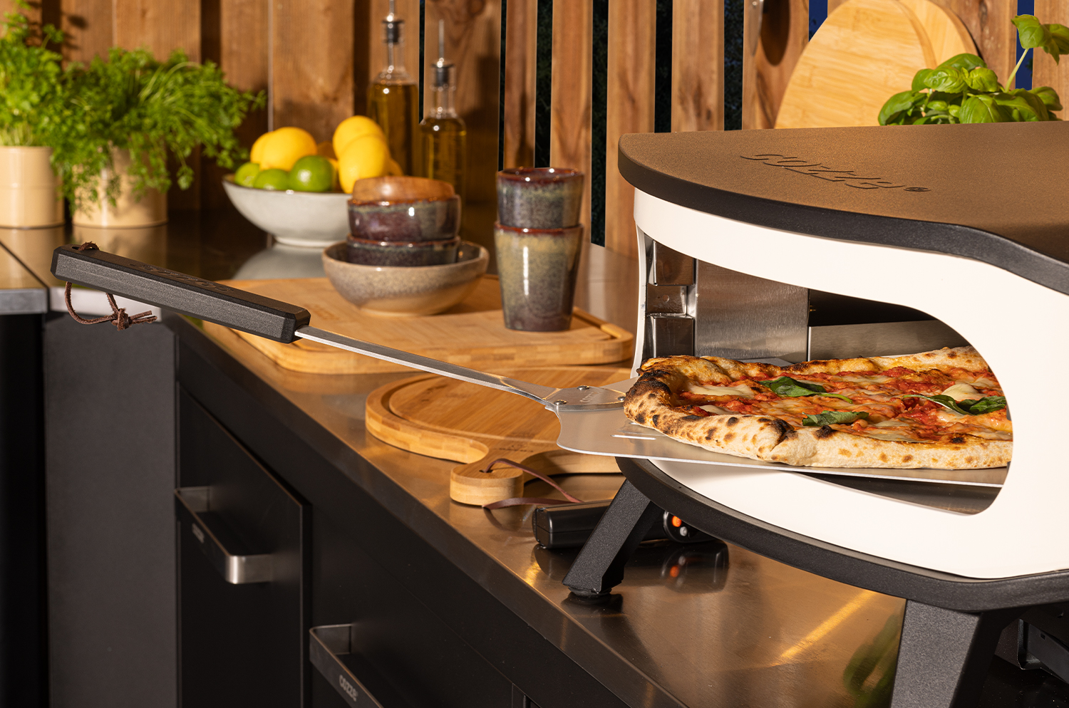 COZZE Pizzaofen Gas 42,5 cm 17" mit rotierendem Pizzastein inkl. Hitzeschild + Schrankmodul 1 türig – Bild 4